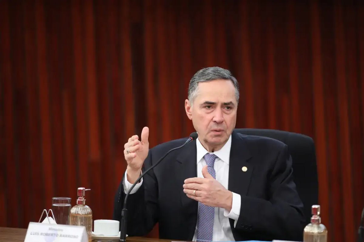 8 de janeiro: 'Nós estamos enterrando definitivamente o golpismo no Brasil', diz Barroso  