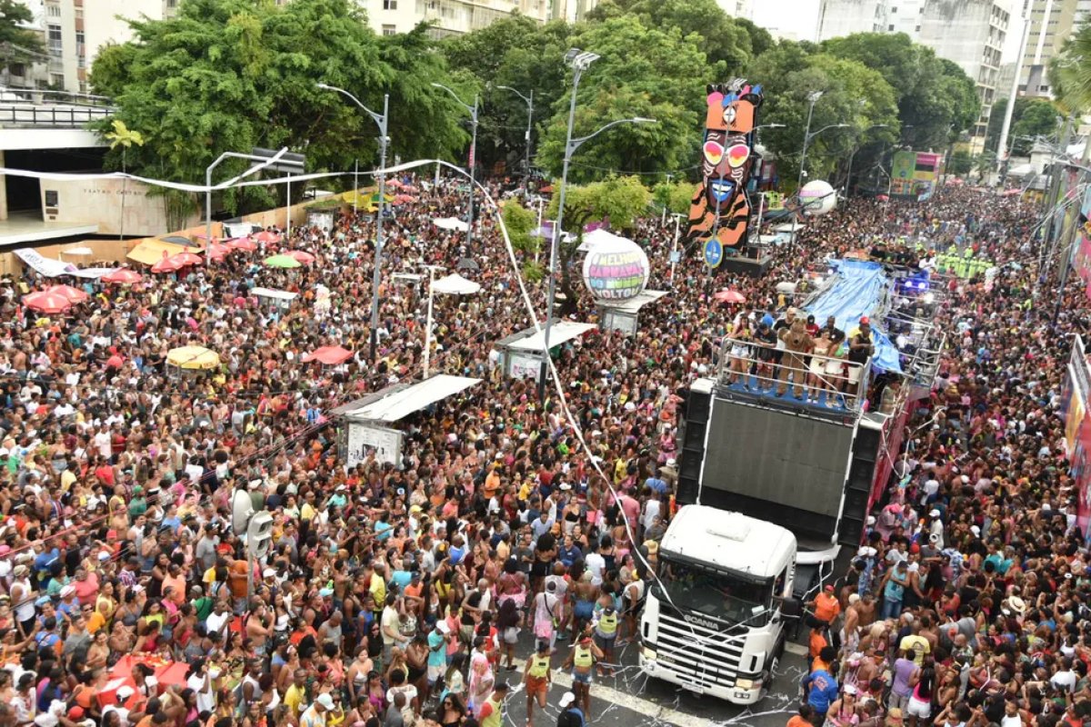 Carnaval deve movimentar R$ 2 bi na economia de Salvador em 2024