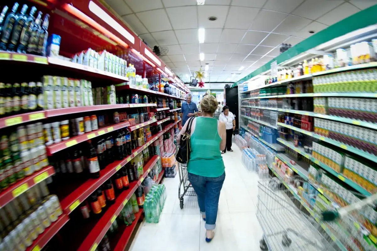 Taxa anual de inflação dos alimentos atinge menor patamar dos últimos seis anos