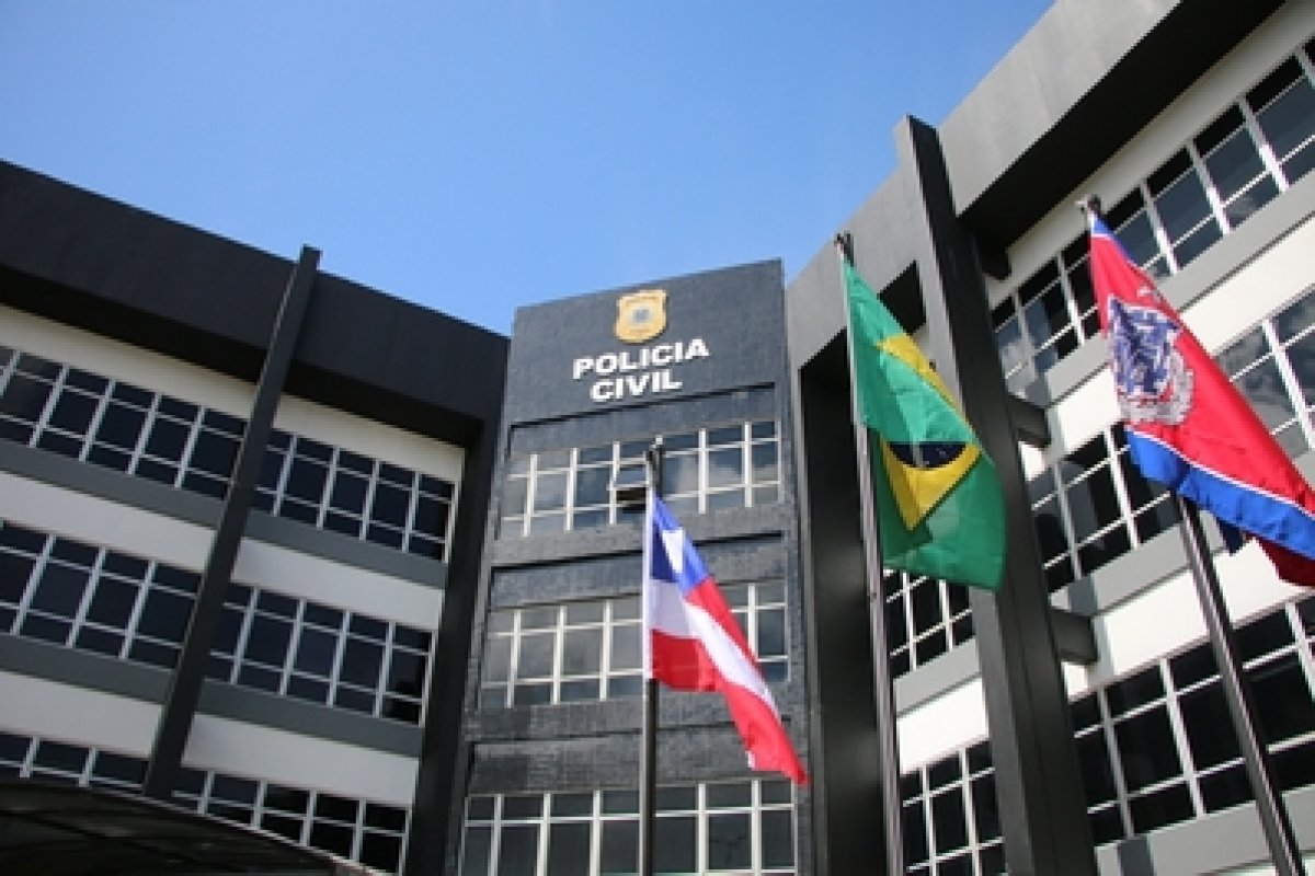 Homem é morto a facadas em Salvador 