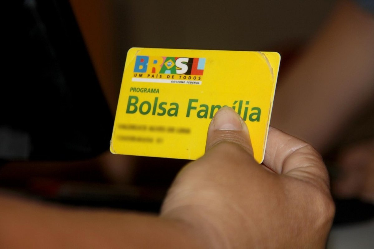 Controladoria identificou beneficiários do Bolsa Família com renda per capita de R$ 27 mil