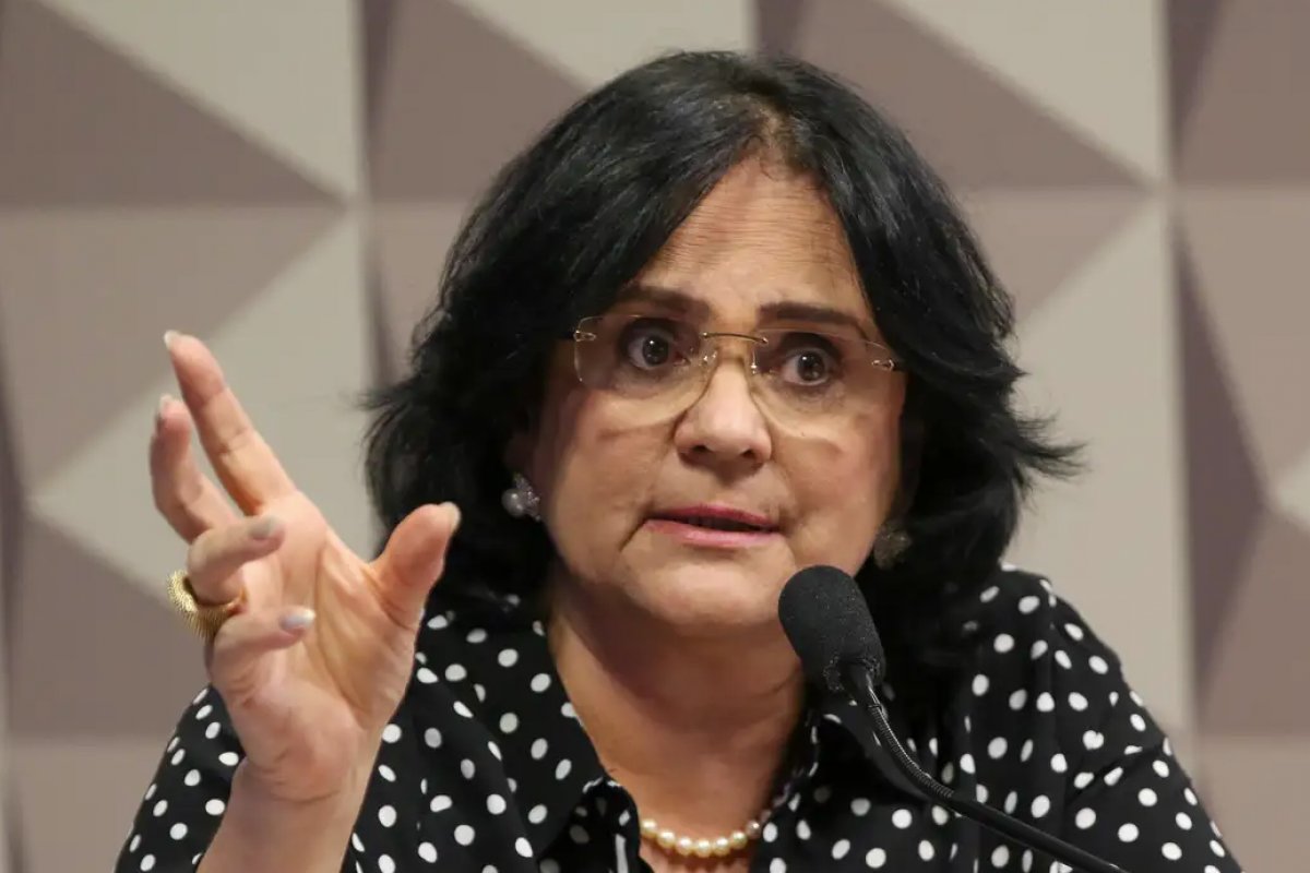Damares questiona repasse de R$ 55,4 milhões do Ministério da Saúde para Cabo Frio 
