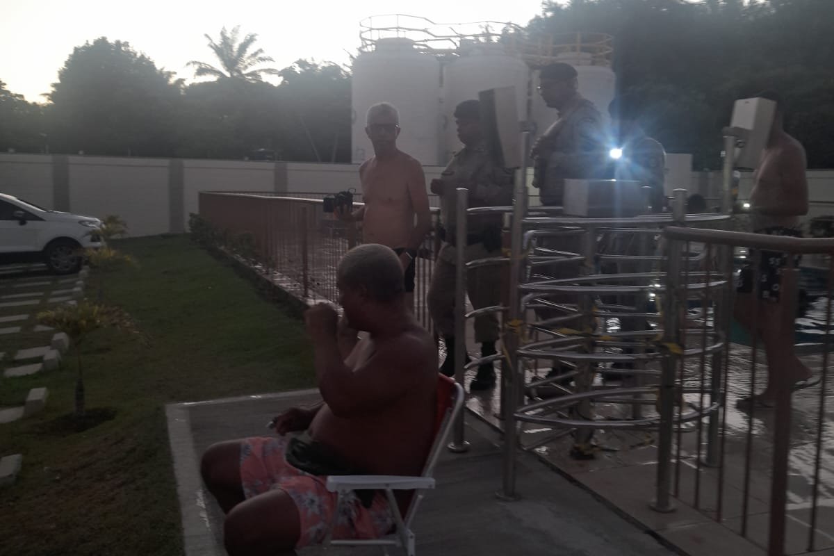 Vídeo: homem é acusado de abusar de duas crianças em Lauro de Freitas
