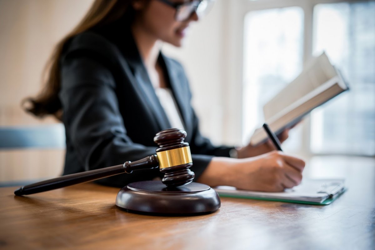 Judiciário avança em decisões voltadas às mulheres, mas ainda descumpre protocolo