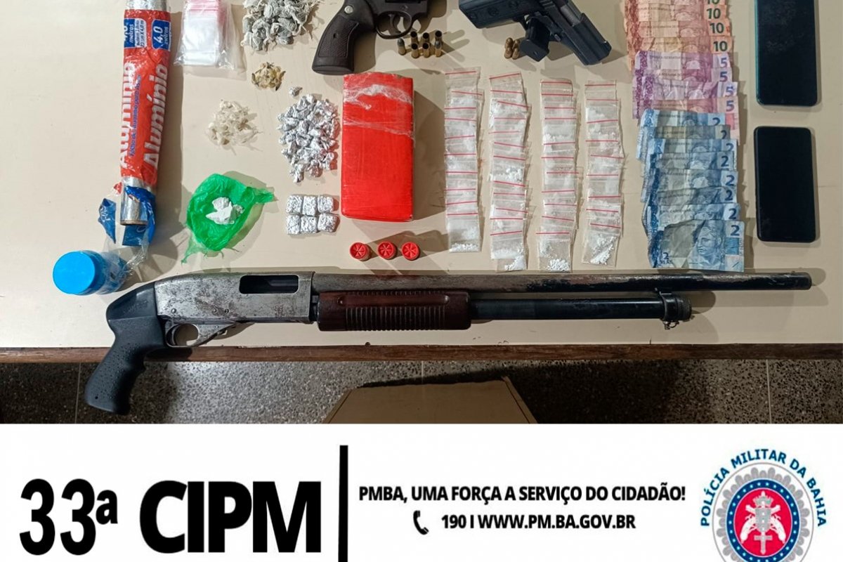 Polícia apreende três armas e drogas de grupo criminoso no interior da Bahia