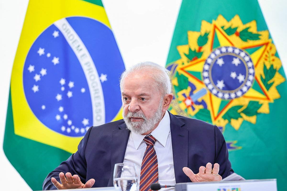 Lula participa de ato para implantação do Parque Tecnológico Aeroespacial em Salvador 