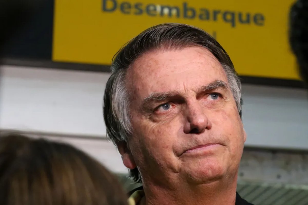 Bolsonaro menciona possibilidade de implosão do PL devido a declarações de dirigente