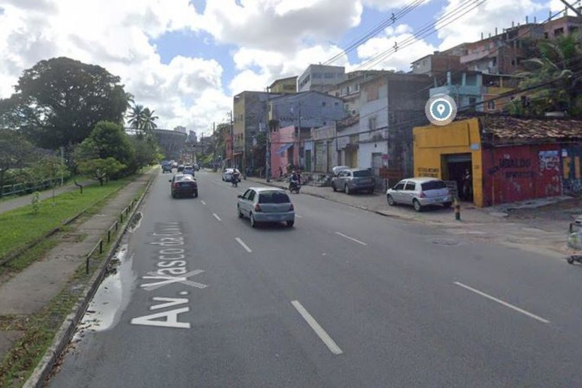 Comerciantes dizem ser obrigados a pagar taxa mensal para traficantes na Av. Vasco da Gama 
