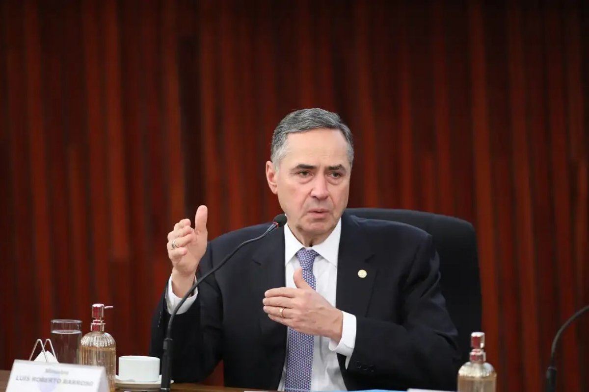 "É preciso discutir uma política de drogas sem preconceito", afirma Barroso