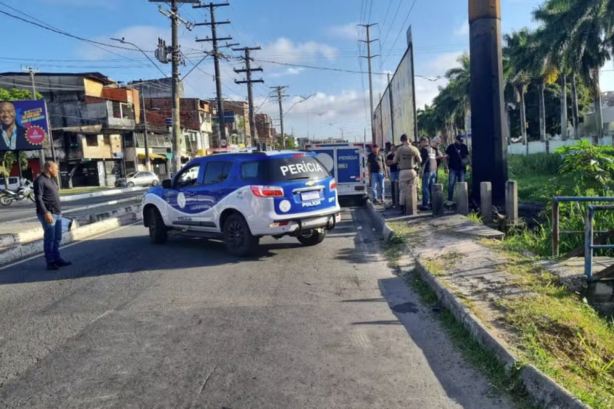 Corpo de homem é encontrado carbonizado na Avenida Suburbana 