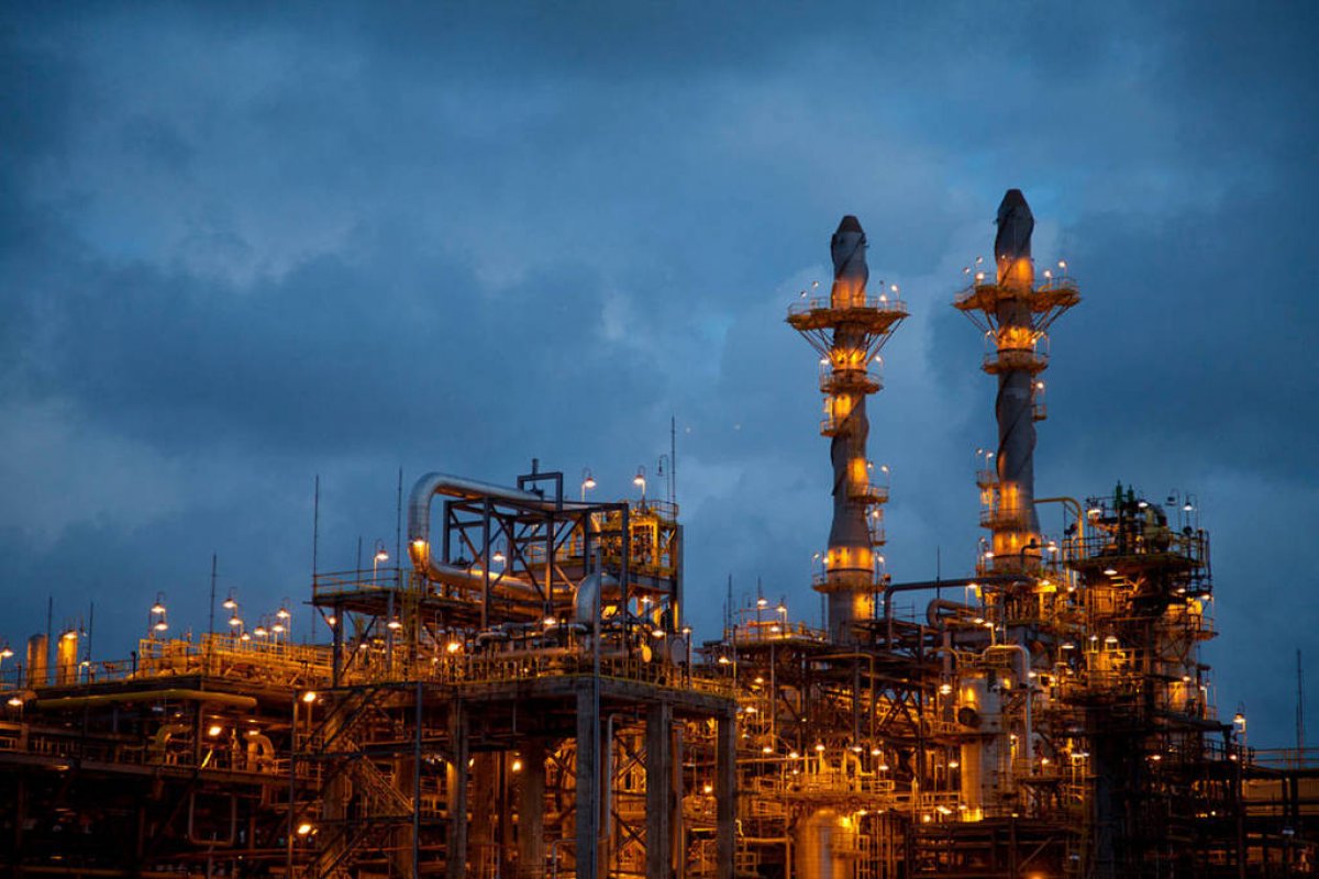 Refinaria Abreu e Lima retorna com investimento de até R$ 8 bilhões