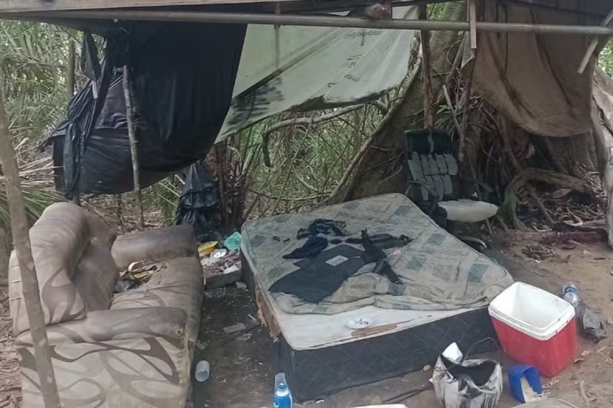 Acampamento do tráfico é desmontado pela polícia em Salvador
