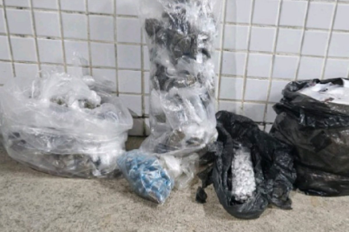 Mais de 1000 porções de drogas são apreendidas pela PM em Pernambués