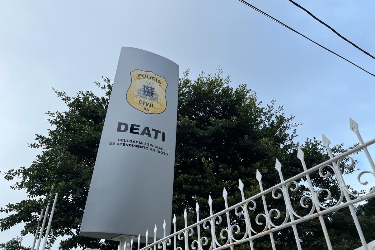 Idosa de 81 anos é resgatada de cárcere privado no centro de Salvador