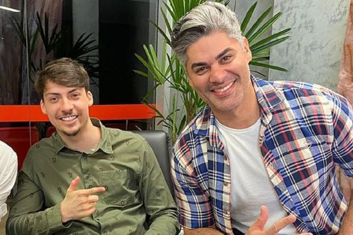 Personal trainer de Renan Bolsonaro foi monitorado por agente da Abin