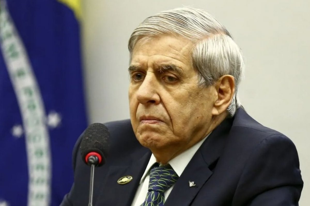 General Heleno é convocado para depor sobre "Abin Paralela"