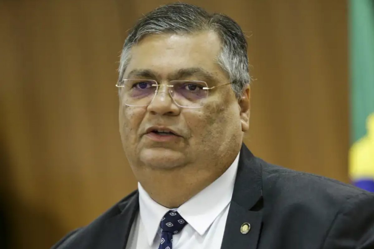 Dino diz que número de mortes pela polícia é absurdo e defende uso de câmeras corporais