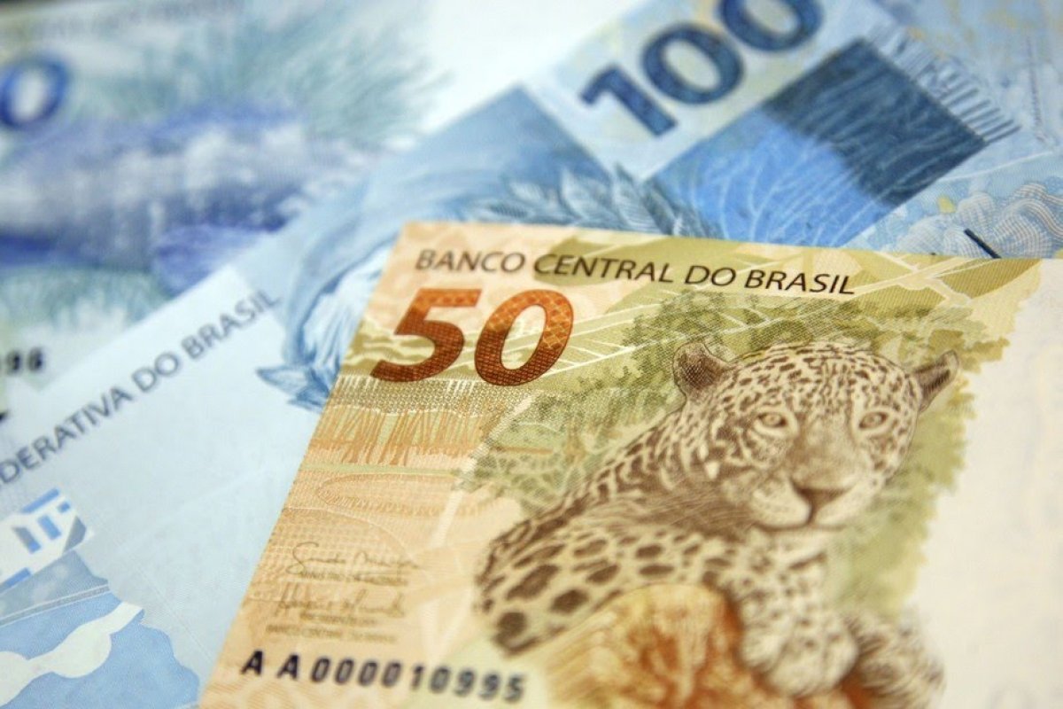 Novo salário mínimo começa a ser pago nesta quinta (1º)
