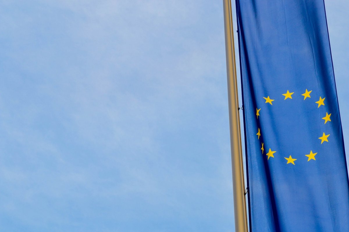 União Europeia faz acordo de €50 bilhões em financiamento para Ucrânia