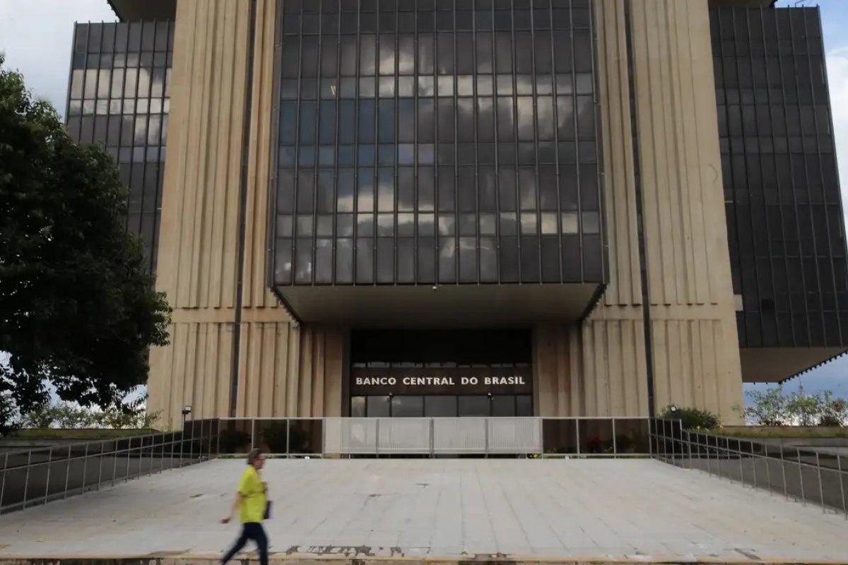 Com saída de Campos Neto no fim de 2024, segundo semestre deve ser de transição no Banco Central   