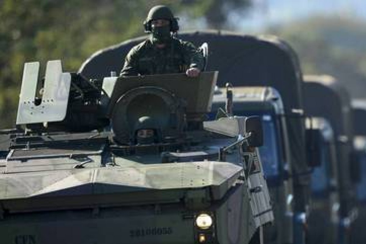 Exército envia blindados para reforçar fronteira brasileira com Venezuela e Guiana