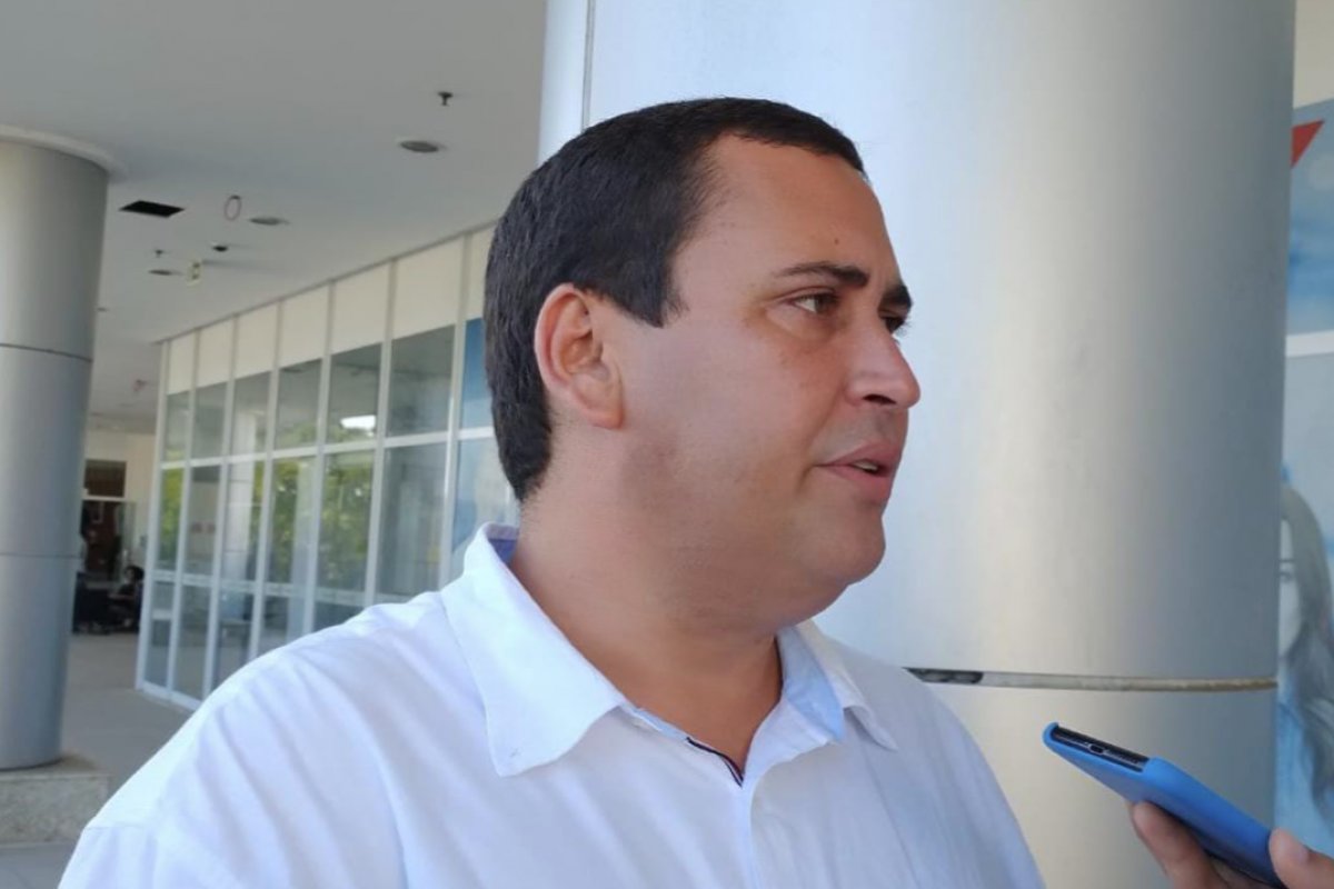 “Jerônimo gosta de gente, Neto gosta de festa”, diz Éden 