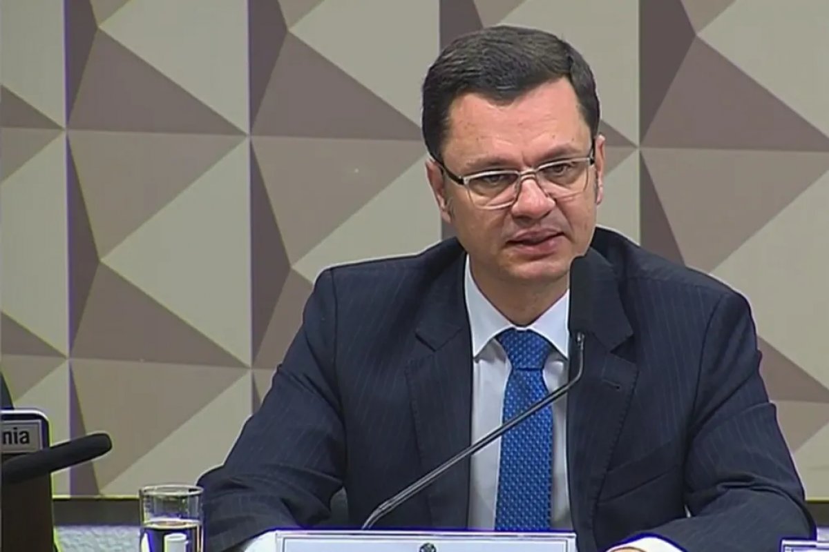 Anderson Torres entra na Justiça para não devolver salários de R$ 87 mil  