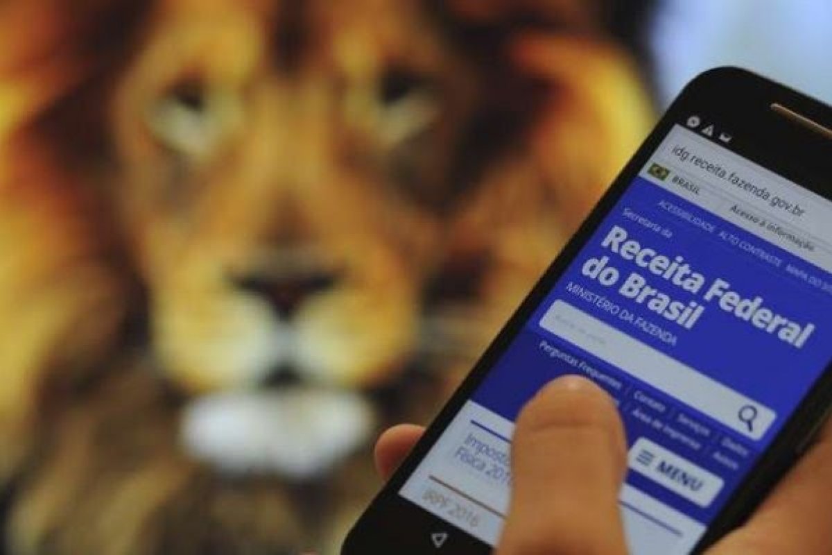 Governo publica MP que isenta do Imposto de Renda quem ganha até dois salários mínimos