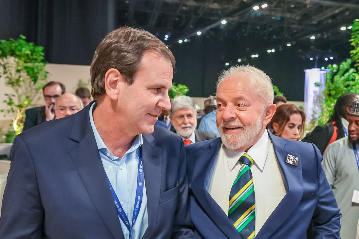 Lula comete gafe e quase chama Eduardo Paes de Sérgio Cabral