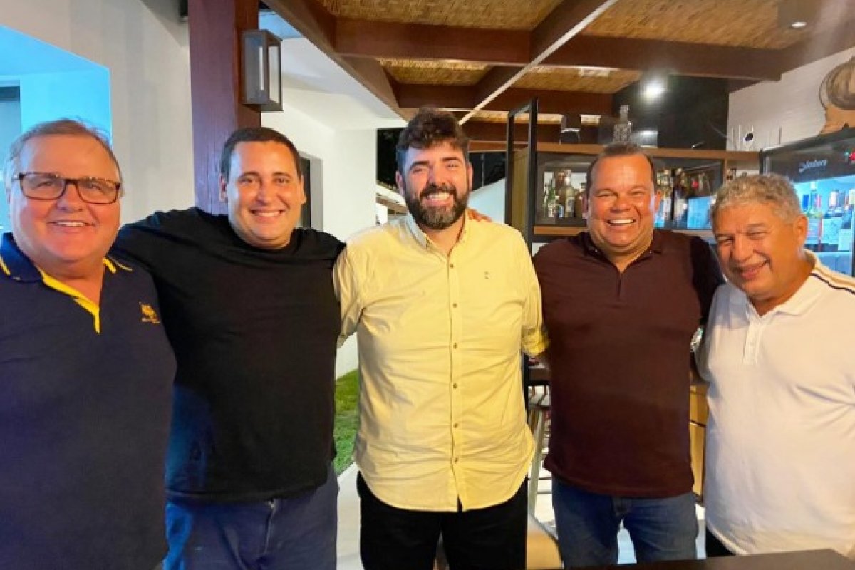 Dirigentes do PT e MDB se reúnem em meio a impasses sobre candidatos em cidade baiana