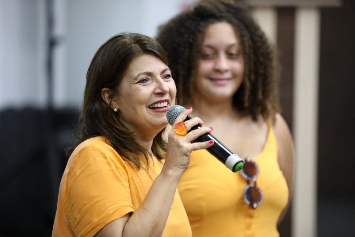 PT lançará Secretária de Educação como candidata à prefeitura de Ilhéus