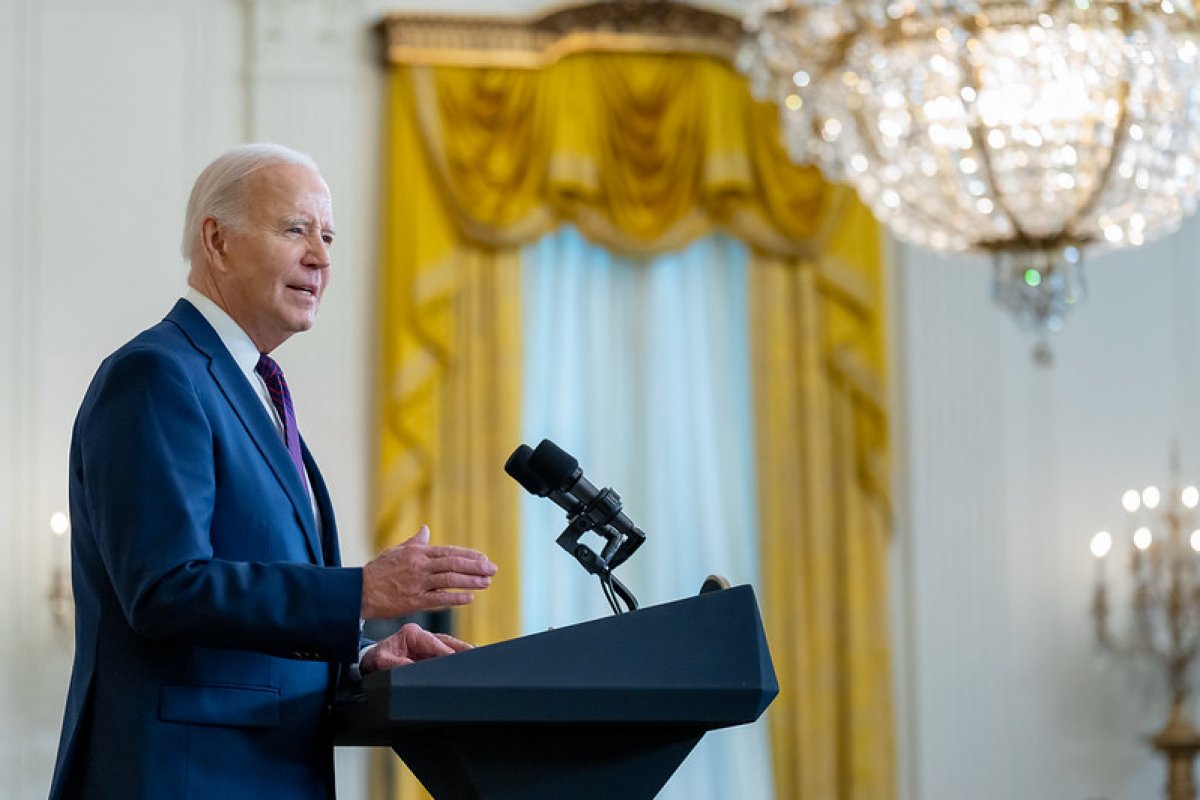 Biden critica conduta 'exagerada' em Gaza enquanto Israel bombardeia Rafah