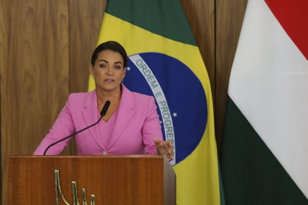 Presidente da Hungria renuncia após perdão de caso de abuso sexual