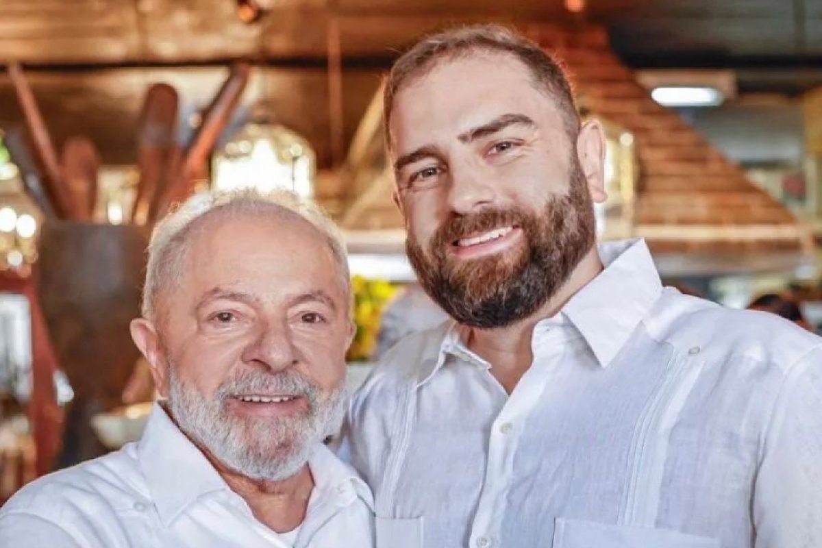 Filho de Lula critica exclusão do nome de Marisa em publicação nas redes sociais do pai