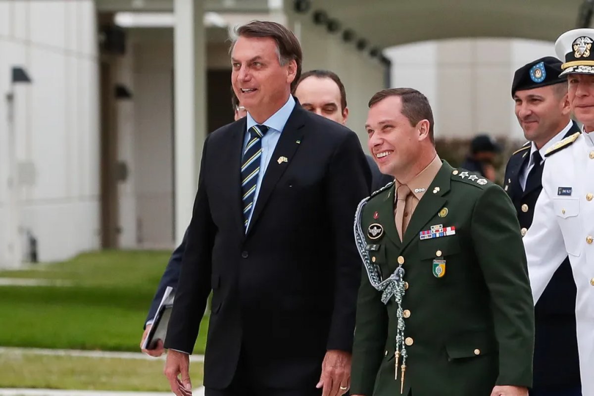PF usou informações de entrada e saída do Alvorada para confirmar relato de Cid sobre minuta do golpe, diz blog 