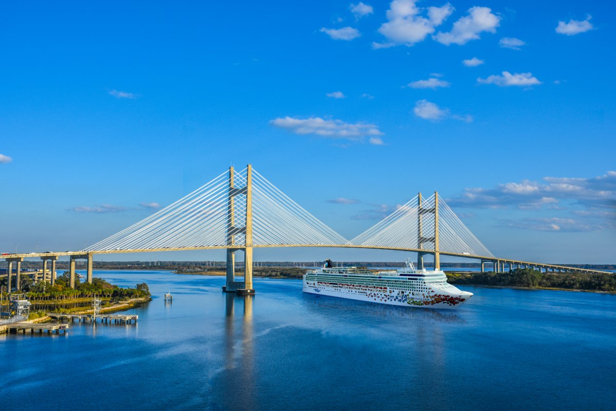 Norwegian Gem oferecerá cruzeiros saindo de Jacksonville, Flórida, a partir de Novembro de 2025! 