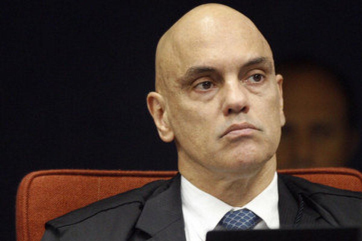 Moraes vota para condenar mais 15 acusados de participação nos atos de 8 de janeiro