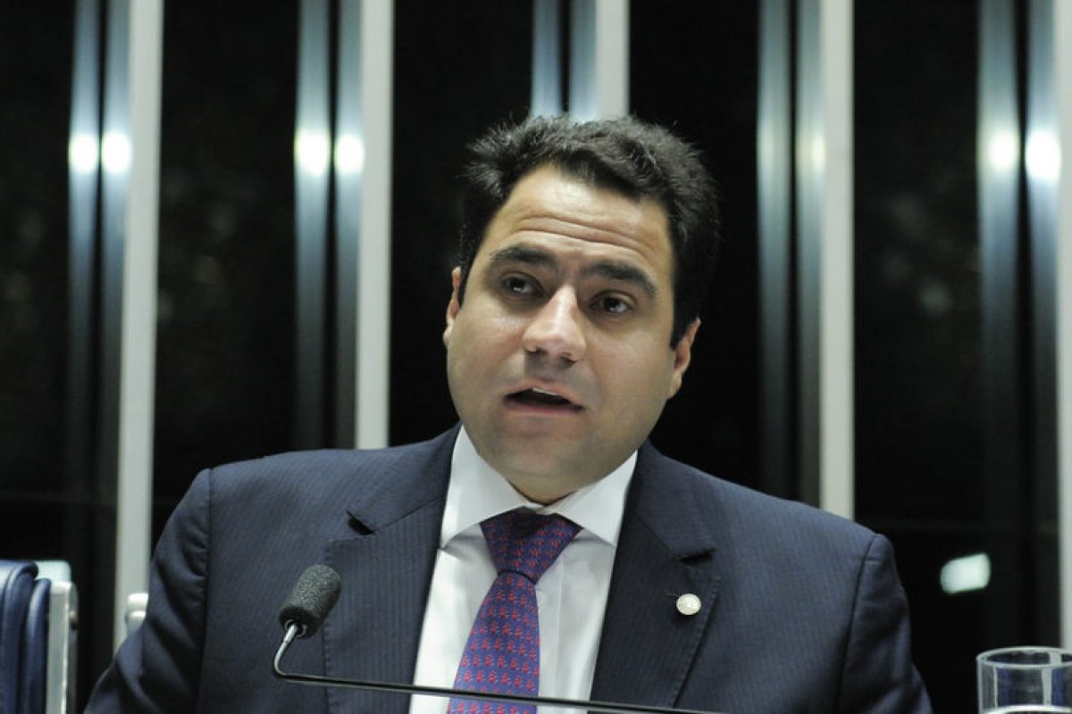 Presidente da OAB aguarda esclarecimento de Moraes em operação do STF