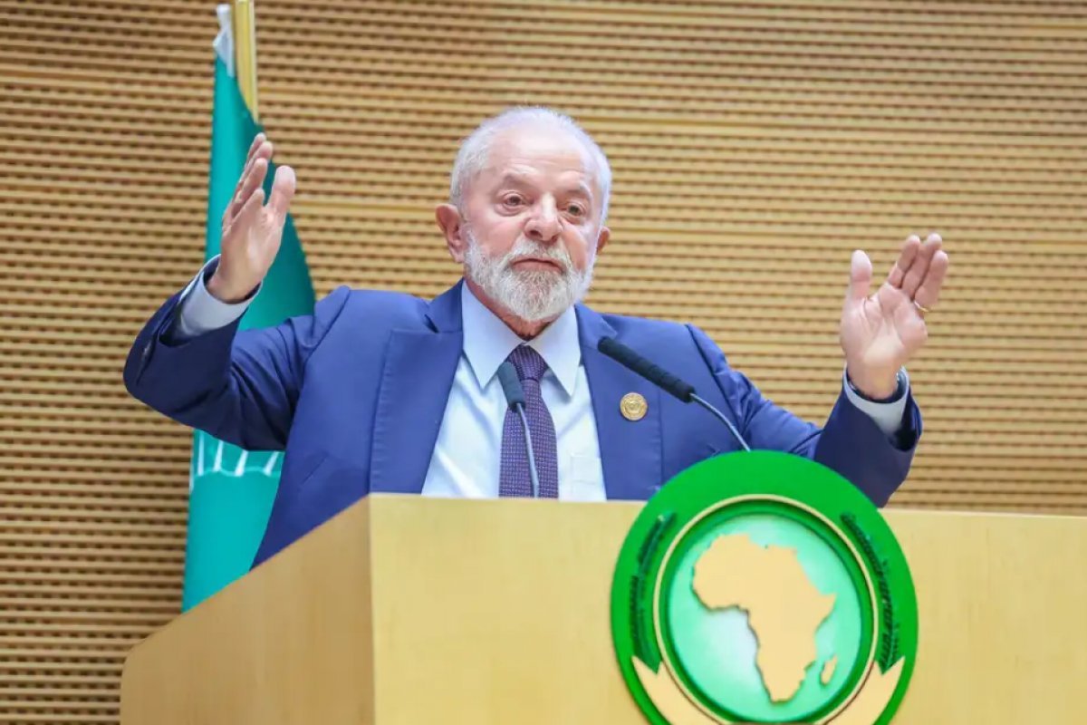 Integrante da comitiva de Lula tem princípio de surto e precisa ser contido pelo GSI