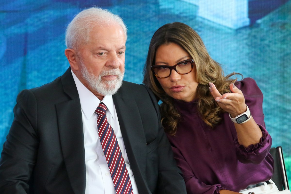  Janja defende Lula e diz que fala se referiu a 'governo genocida', não ao judeu
