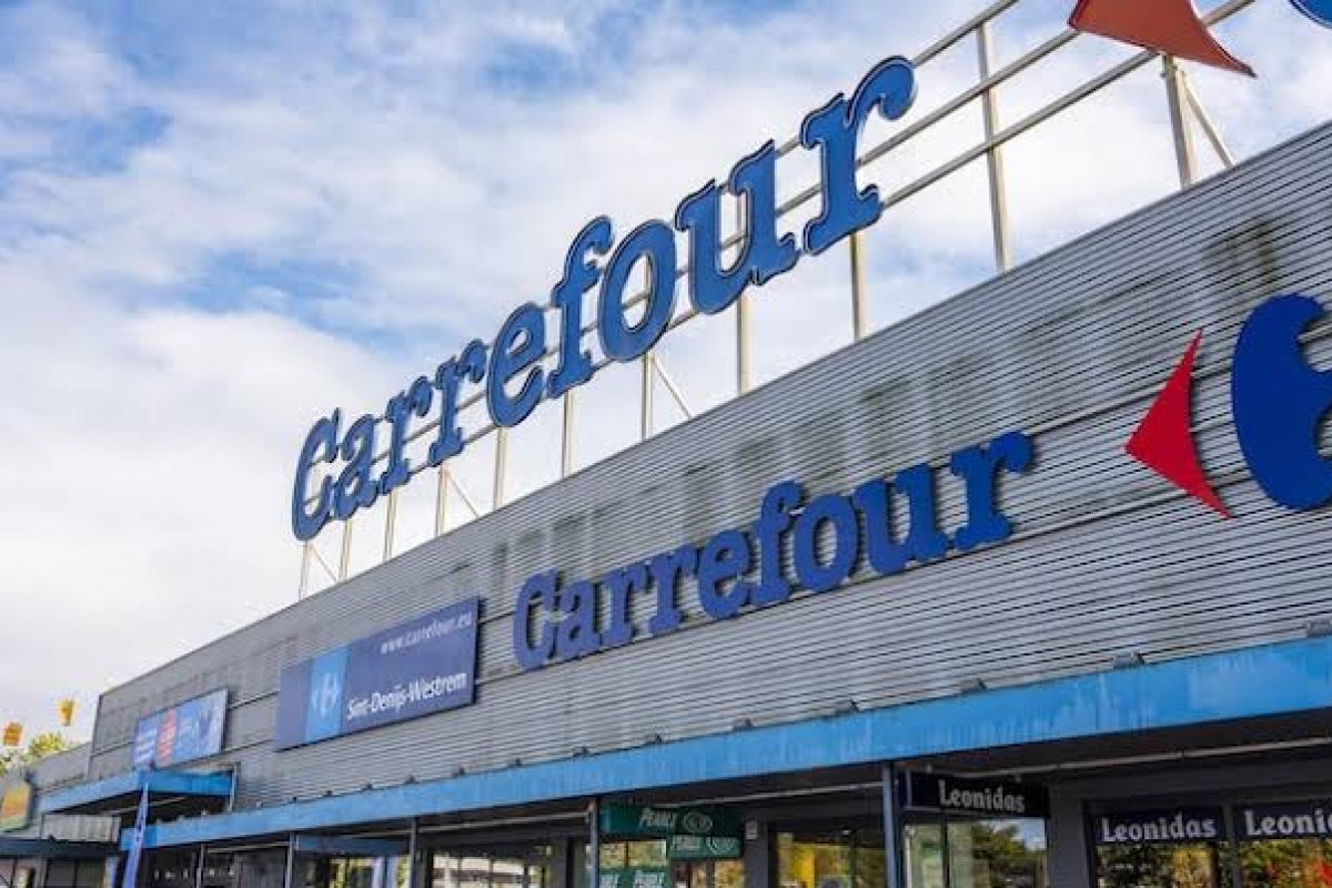 Carrefour registra prejuízo de R$ 565 milhões no quarto trimestre de 2023