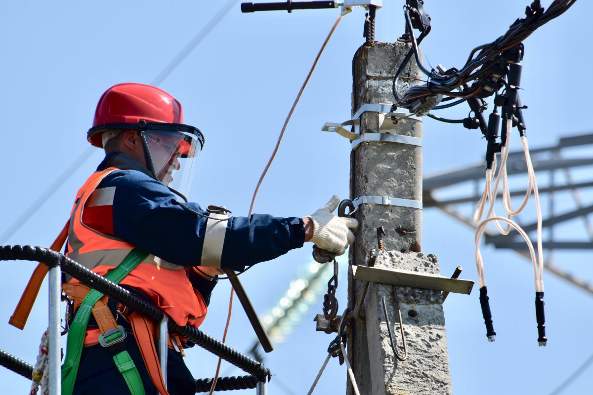 Vagas para eletricista, encanador e operador de caixa são ofertadas nesta nesta segunda (13) em Salvador