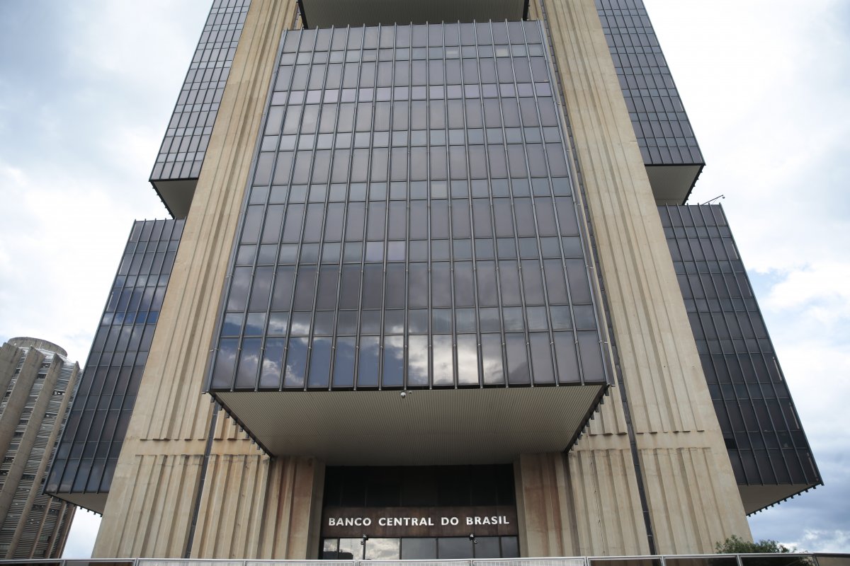 Governo aumenta proposta de reajuste salarial para 23% para encerrar greve no BC