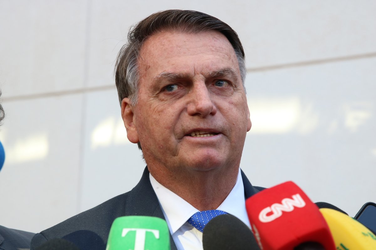 Bolsonaro fica em silêncio em depoimento  na PF