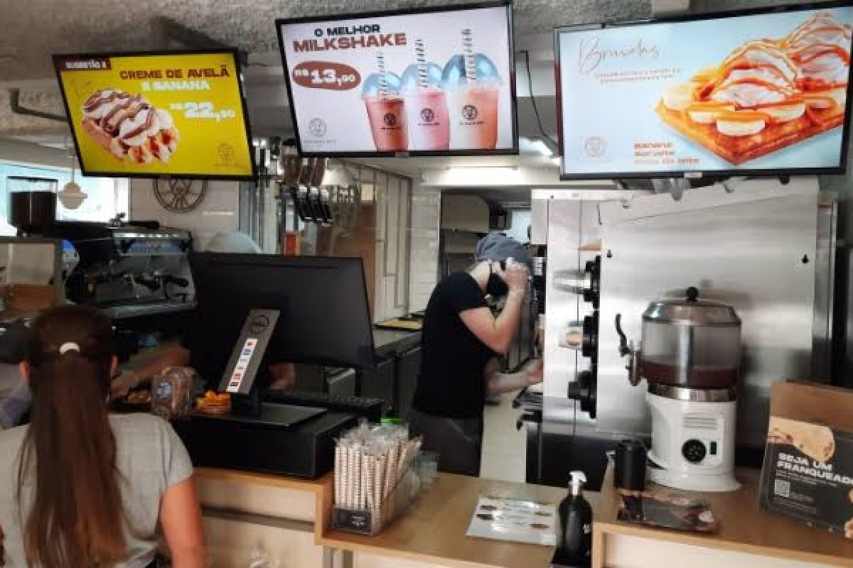 Com aumento de 17,9% em 2023, setor de Food Service puxa crescimento de franquias segundo dados da ABF! 
