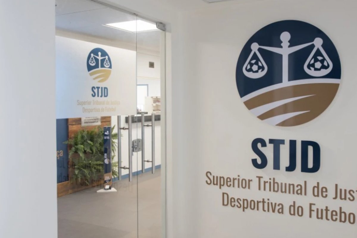  Após atentado a ônibus do Fortaleza, Procuradoria do STJD pede portões fechados em jogos do Sport