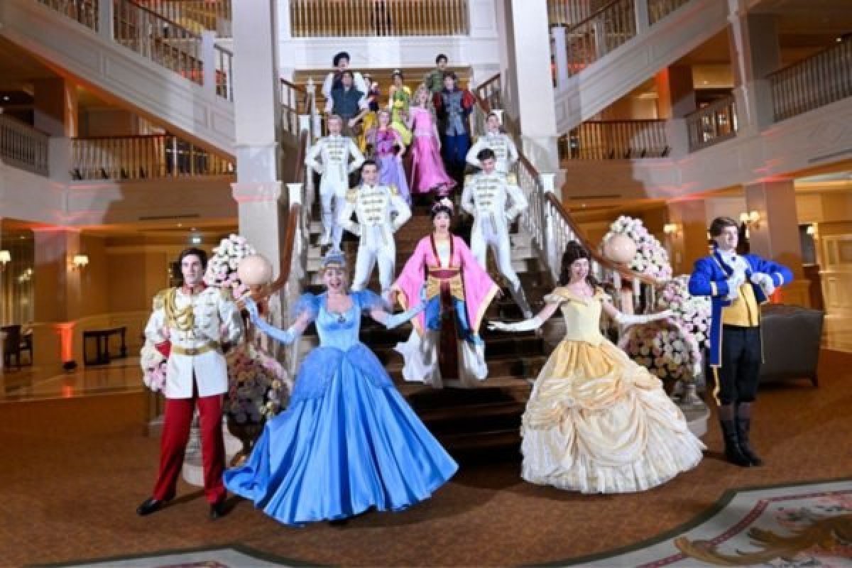 Primeiro hotel 5 estrelas da Disney Paris é reaberto. Empreendimento é dedicado às princesas; 