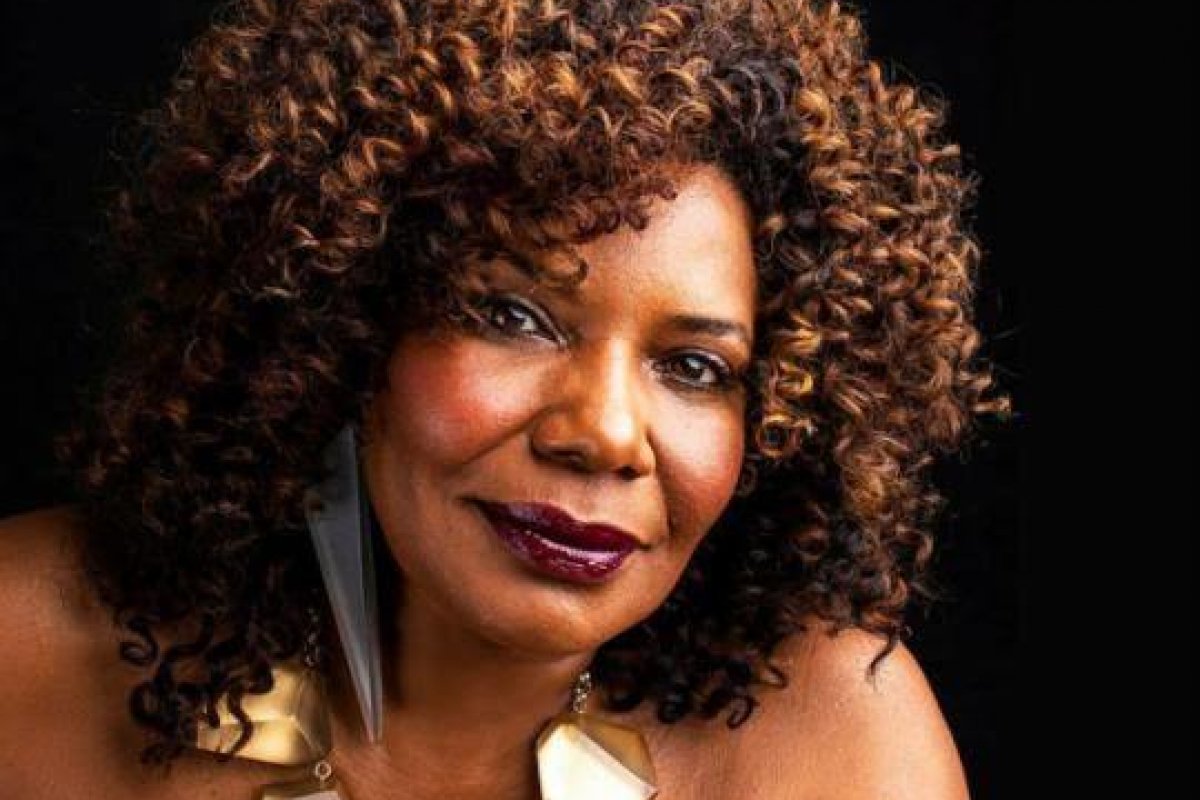 Margareth Menezes e Nikima são coroados reis do ‘Palhaços do Rio Vermelho’ neste domingo