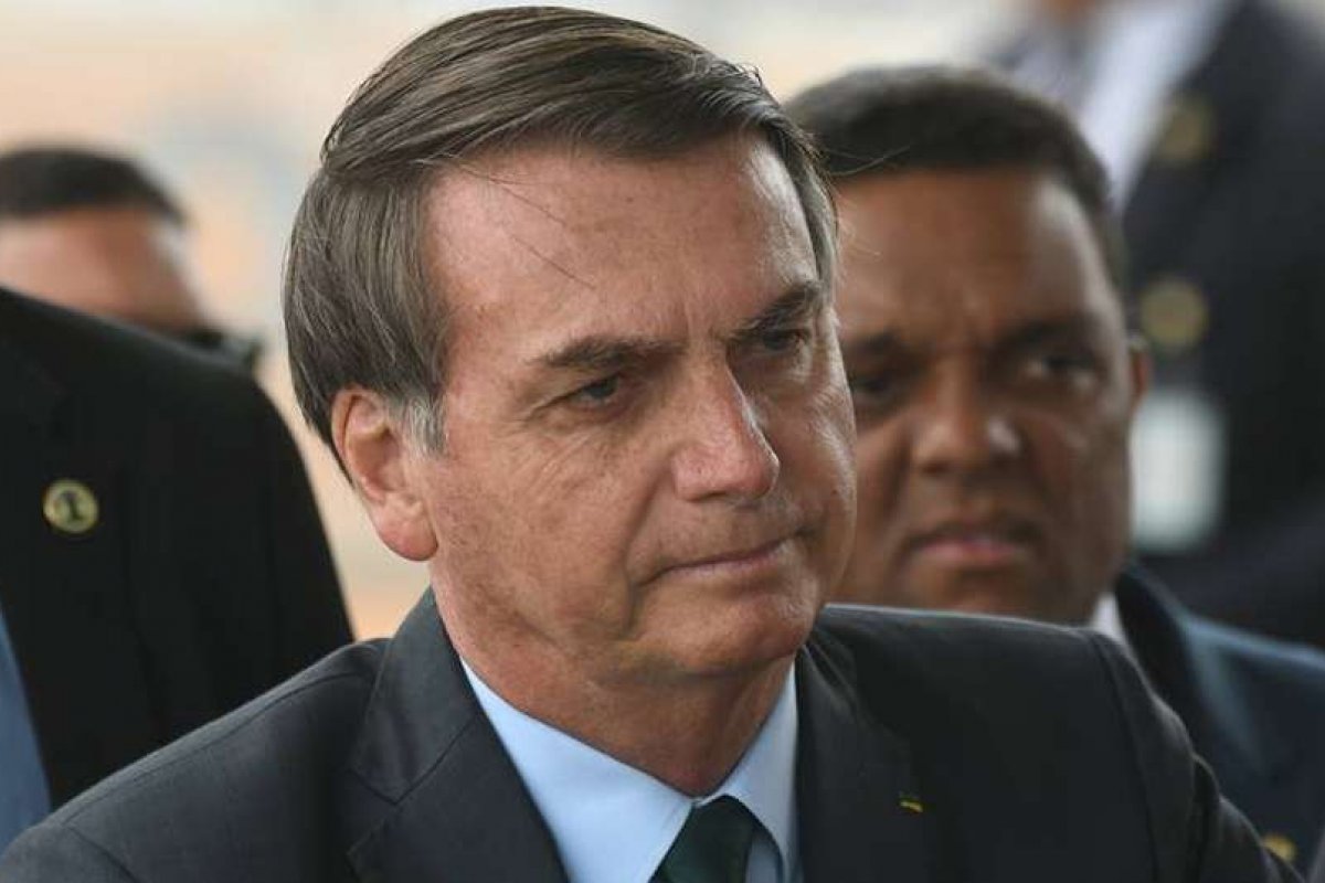 Bolsonaro pede para eleitores não votarem em parlamentar que usar dinheiro do Fundão