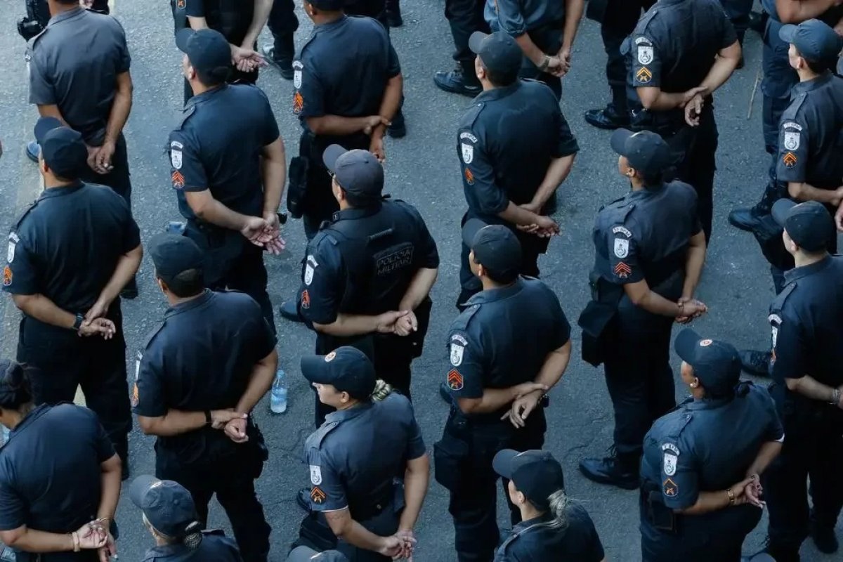 Faltam 180 mil PMs e 55 mil policiais civis no Brasil, aponta levantamento